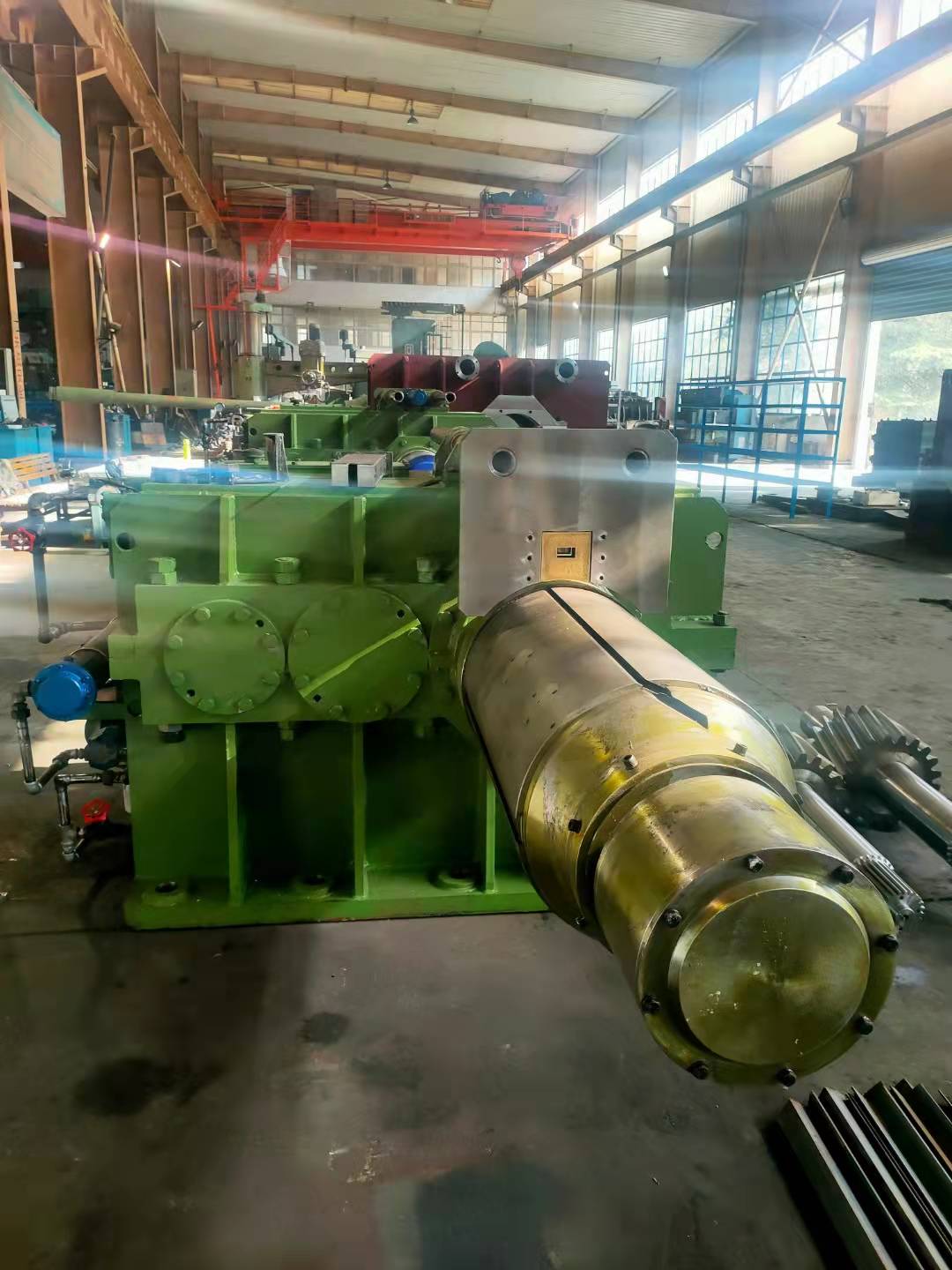 努力拼搏，創造輝煌